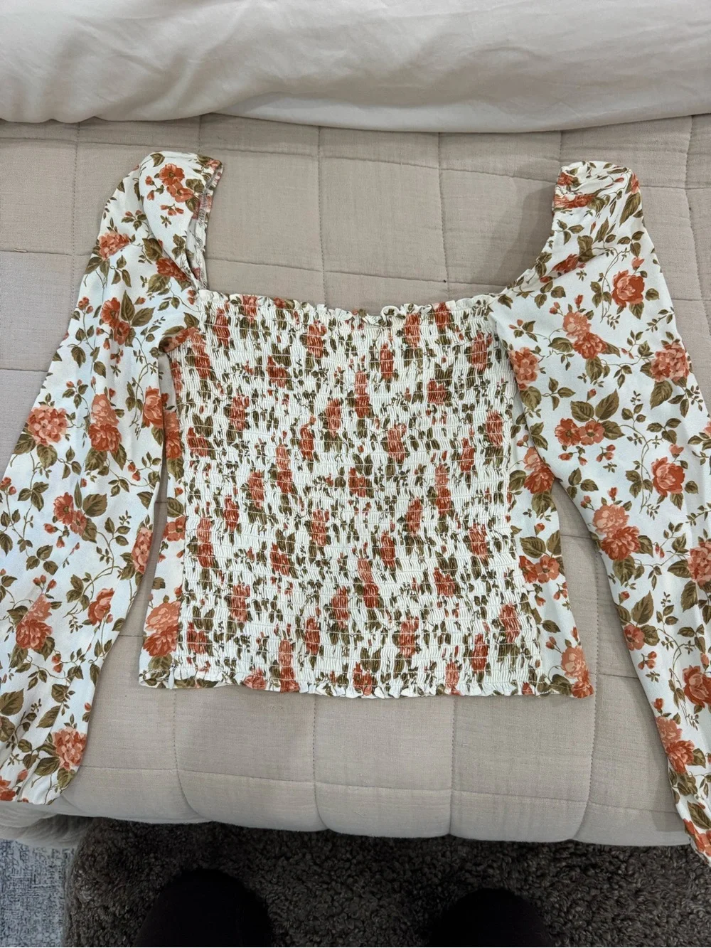 Reformation Floral Sweetheart Puff-Sleeve Top in Cream and Coral